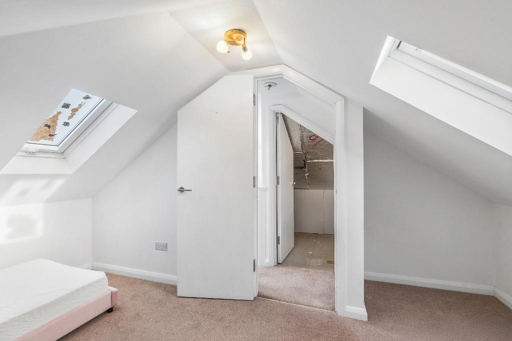 4 Bedroom Chalet Bungalow for Sale in Seaford, BN25 3RZ