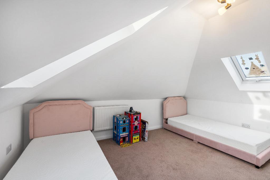 4 Bedroom Chalet Bungalow for Sale in Seaford, BN25 3RZ