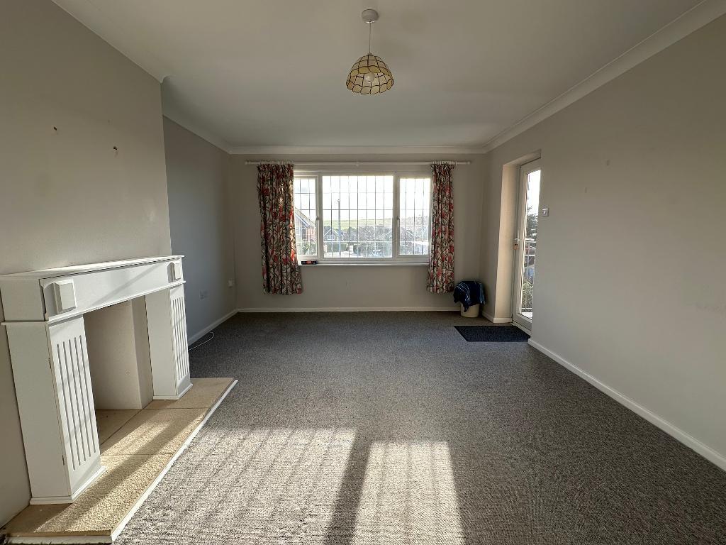 2 Bedroom Flat for Sale in Seaford, BN25 4LR