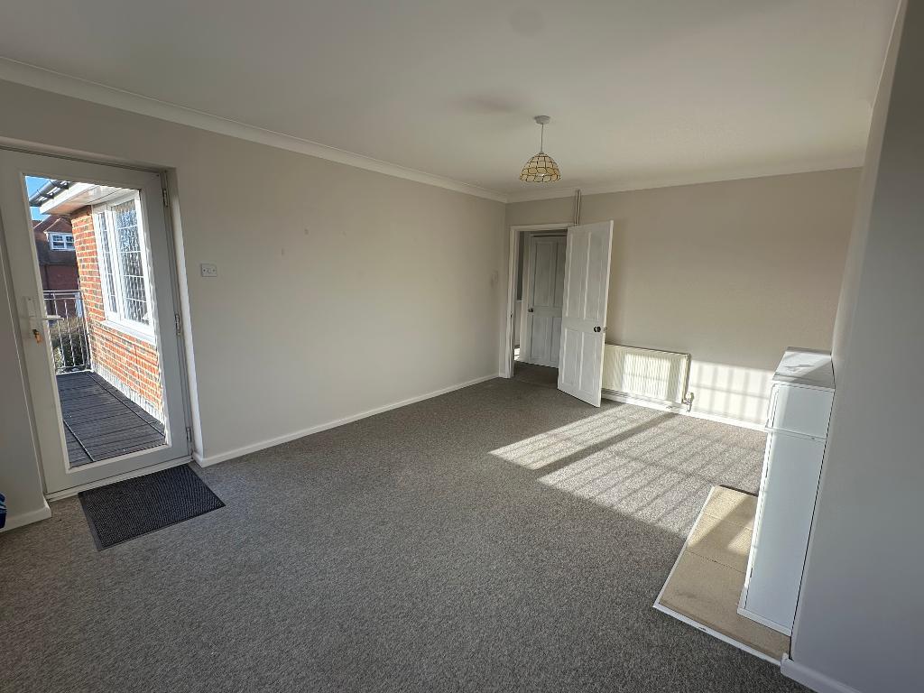 2 Bedroom Flat for Sale in Seaford, BN25 4LR