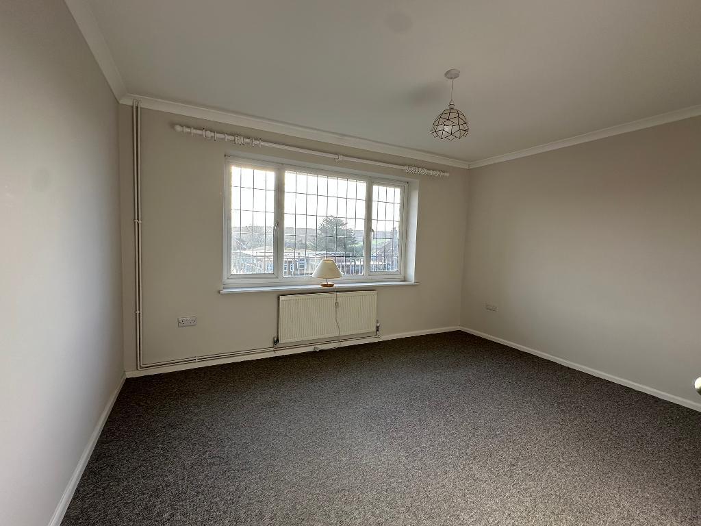 2 Bedroom Flat for Sale in Seaford, BN25 4LR
