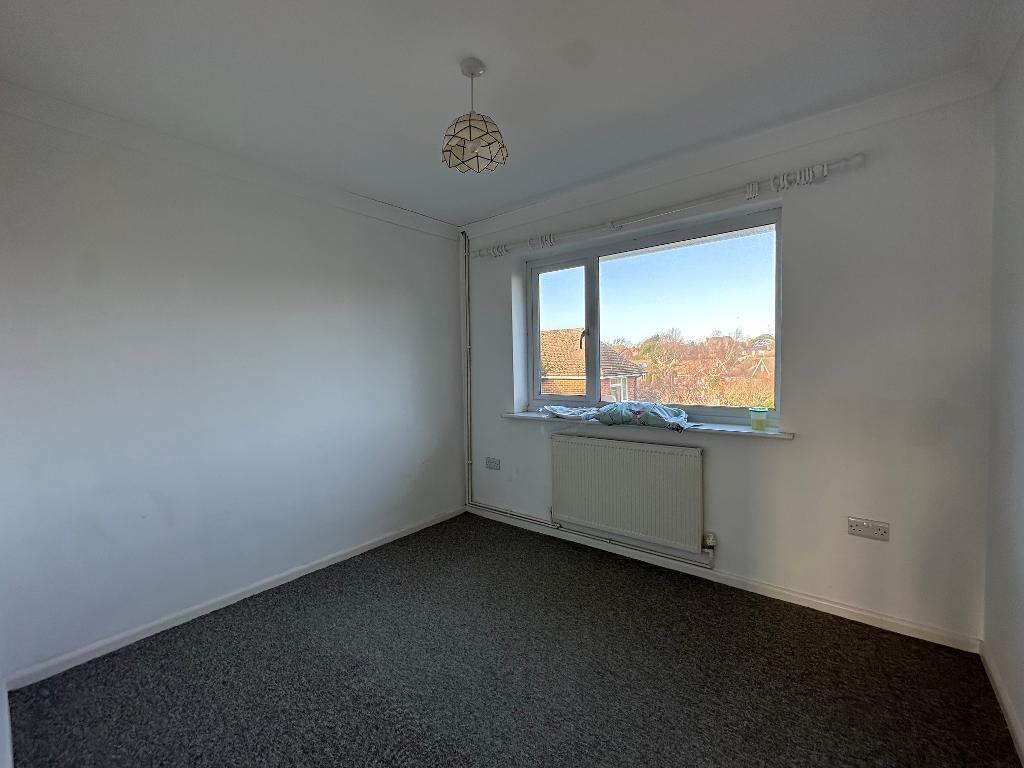 2 Bedroom Flat for Sale in Seaford, BN25 4LR