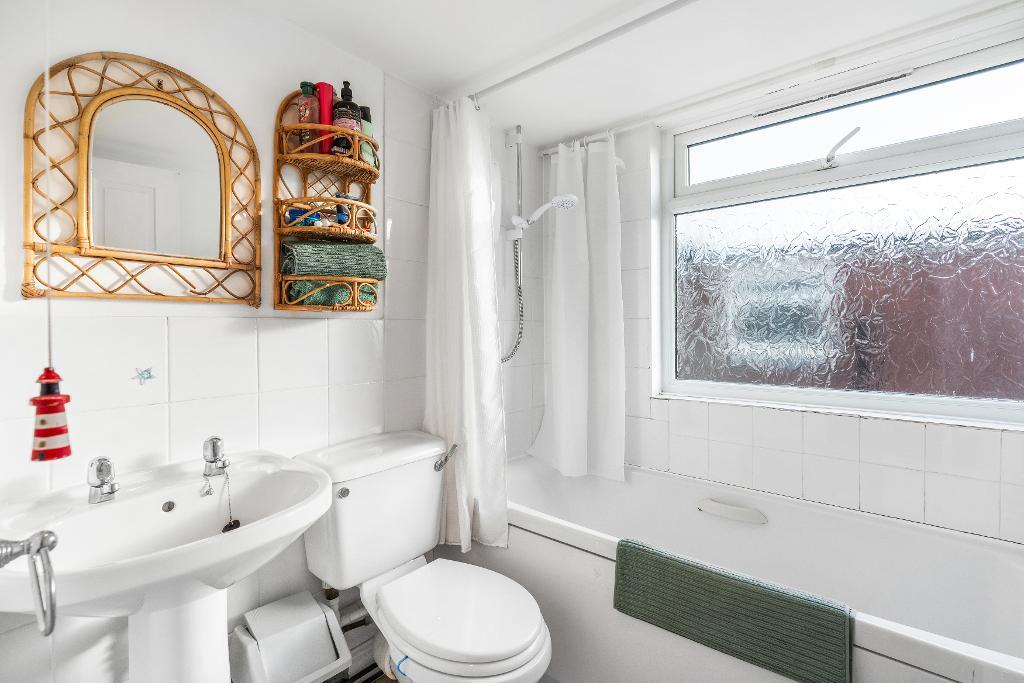 5 Bedroom House for Sale in Seaford, BN25 1AH