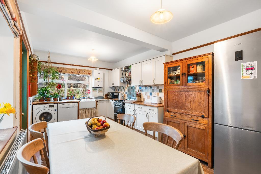 5 Bedroom House for Sale in Seaford, BN25 1AH