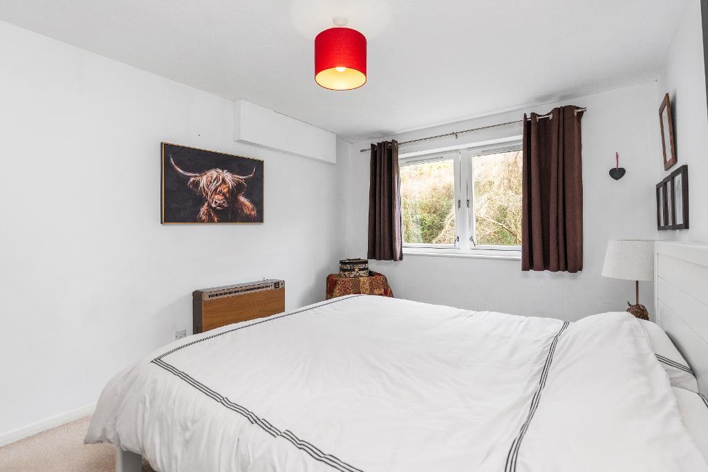 2 Bedroom Flat for Sale in Seaford, BN25 2NF