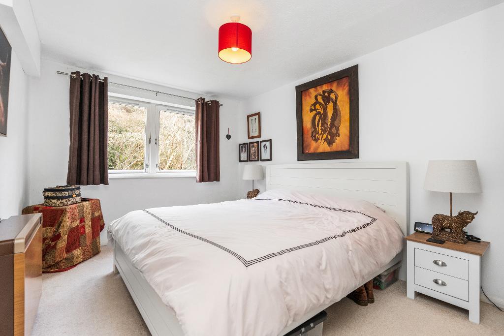 2 Bedroom Flat for Sale in Seaford, BN25 2NF