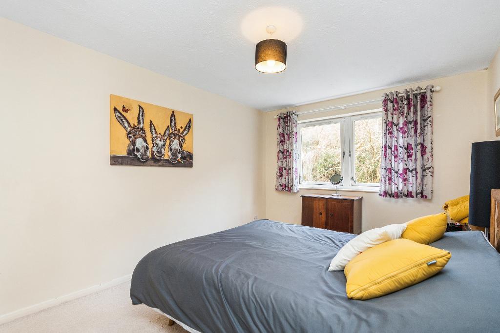 2 Bedroom Flat for Sale in Seaford, BN25 2NF