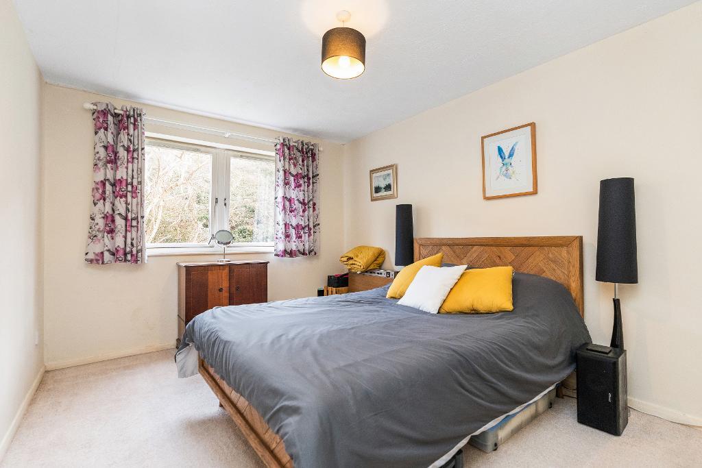 2 Bedroom Flat for Sale in Seaford, BN25 2NF