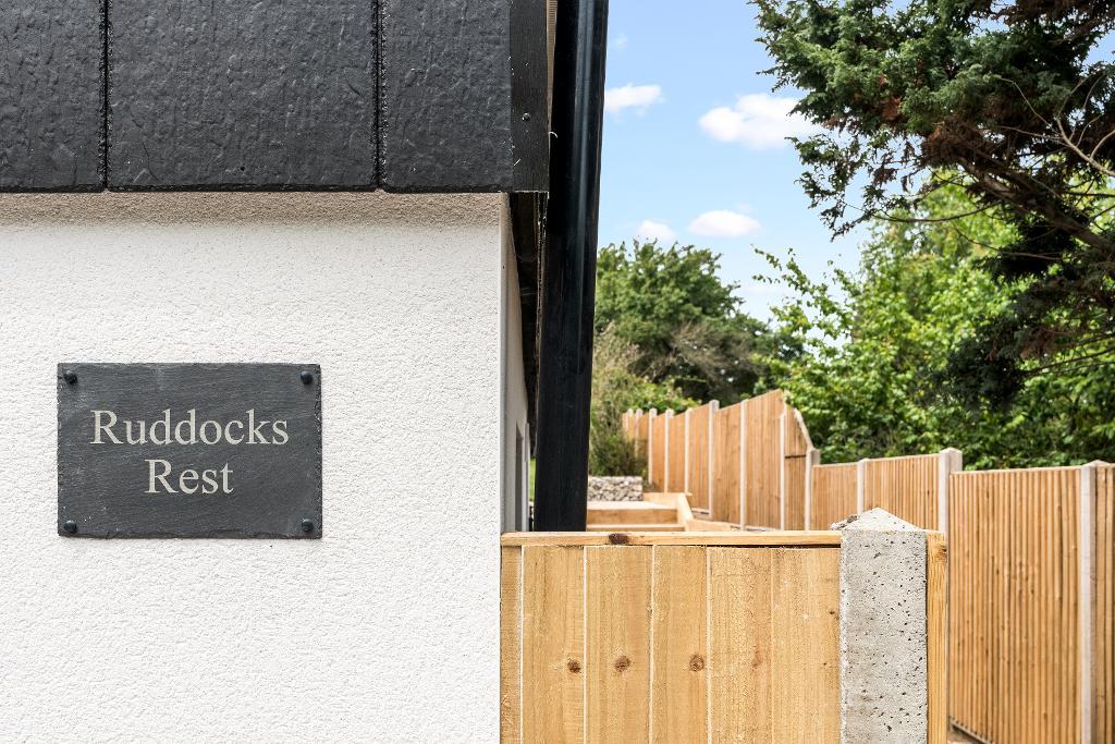 2 Bedroom House to Rent in Berwick, BN26 6SZ