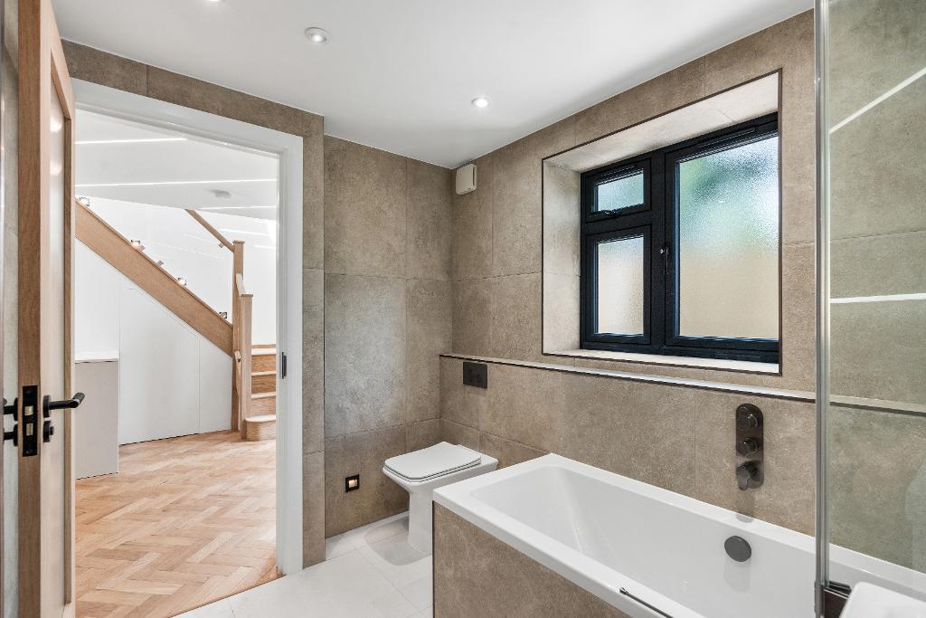 2 Bedroom House to Rent in Berwick, BN26 6SZ