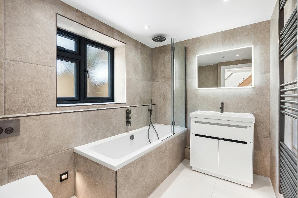 2 Bedroom House to Rent in Berwick, BN26 6SZ