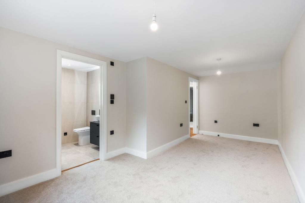 2 Bedroom House to Rent in Berwick, BN26 6SZ