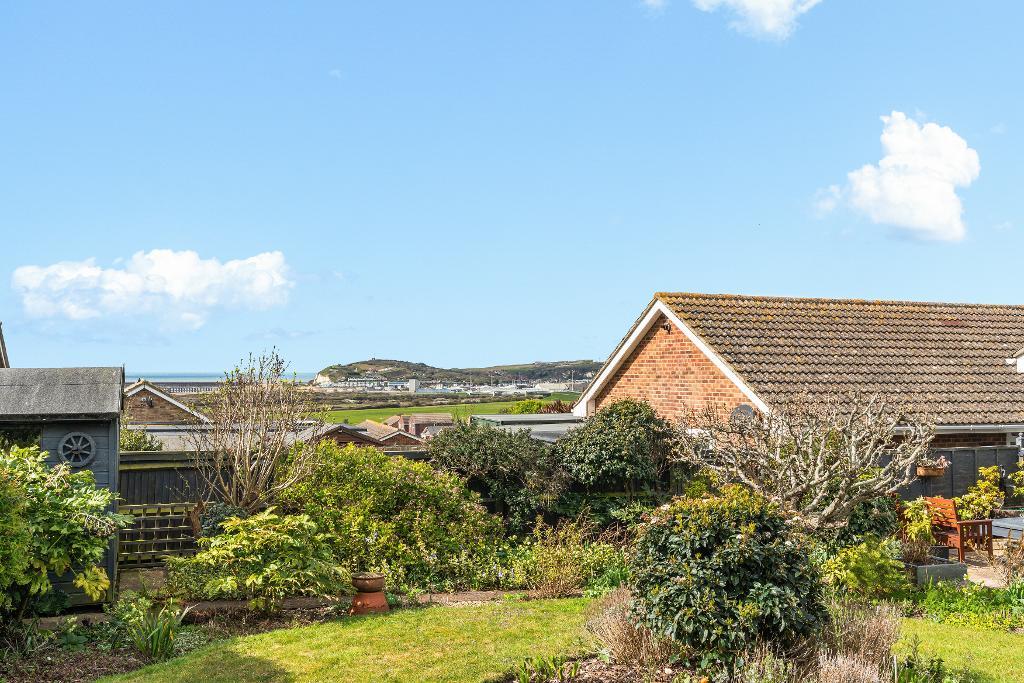 2 Bedroom Bungalow for Sale in Seaford, BN25 2SR