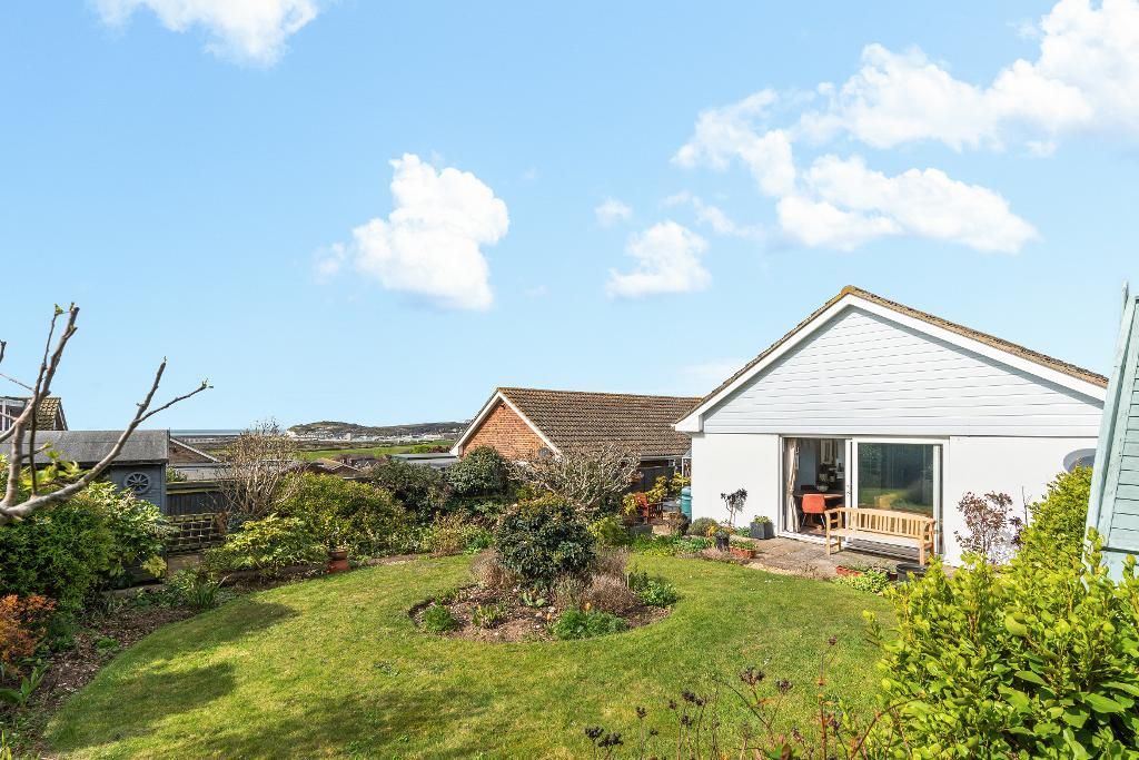 2 Bedroom Bungalow for Sale in Seaford, BN25 2SR