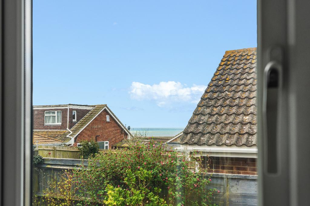 2 Bedroom Bungalow for Sale in Seaford, BN25 2SR