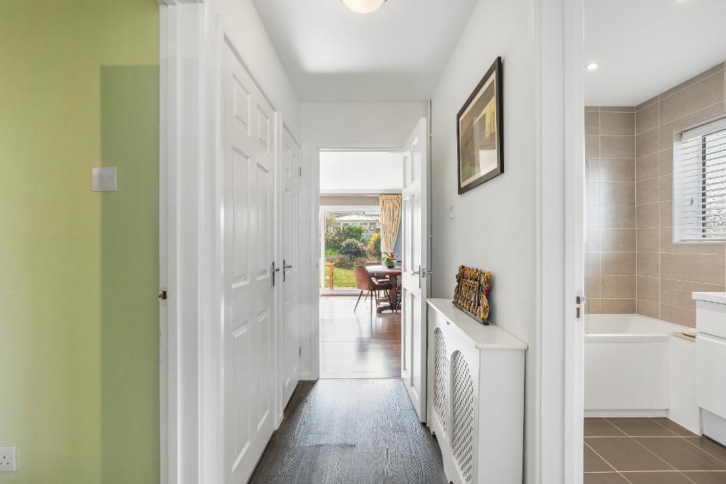 2 Bedroom Bungalow for Sale in Seaford, BN25 2SR