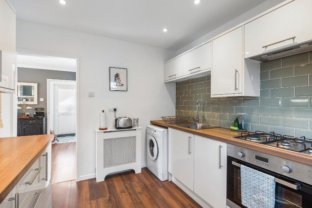 2 Bedroom Bungalow for Sale in Seaford, BN25 2SR