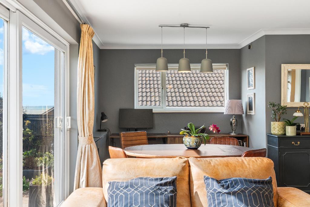 2 Bedroom Bungalow for Sale in Seaford, BN25 2SR