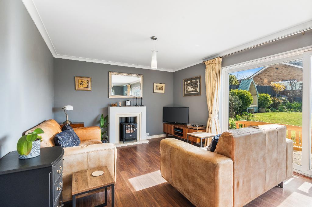 2 Bedroom Bungalow for Sale in Seaford, BN25 2SR