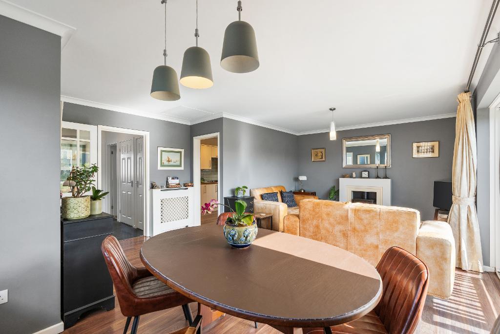 2 Bedroom Bungalow for Sale in Seaford, BN25 2SR