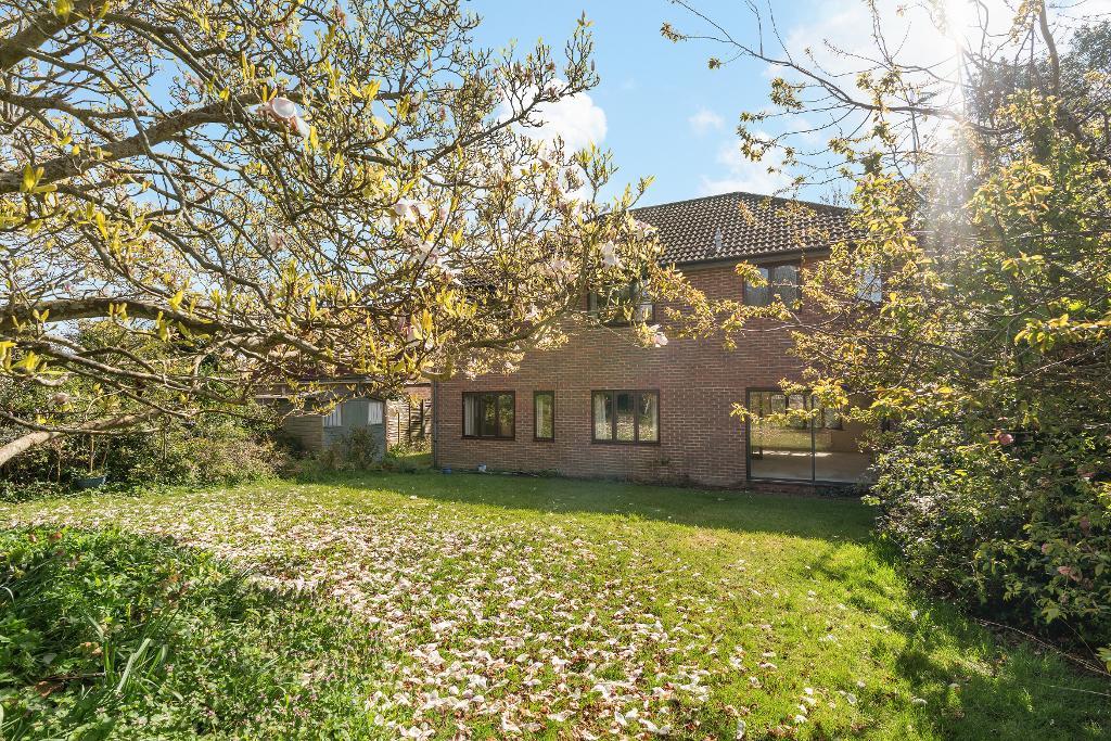 4 Bedroom House for Sale in Seaford, BN25 2HP