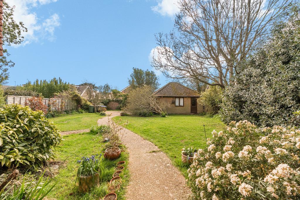 4 Bedroom House for Sale in Seaford, BN25 2HP