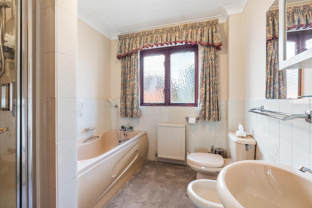 4 Bedroom House for Sale in Seaford, BN25 2HP