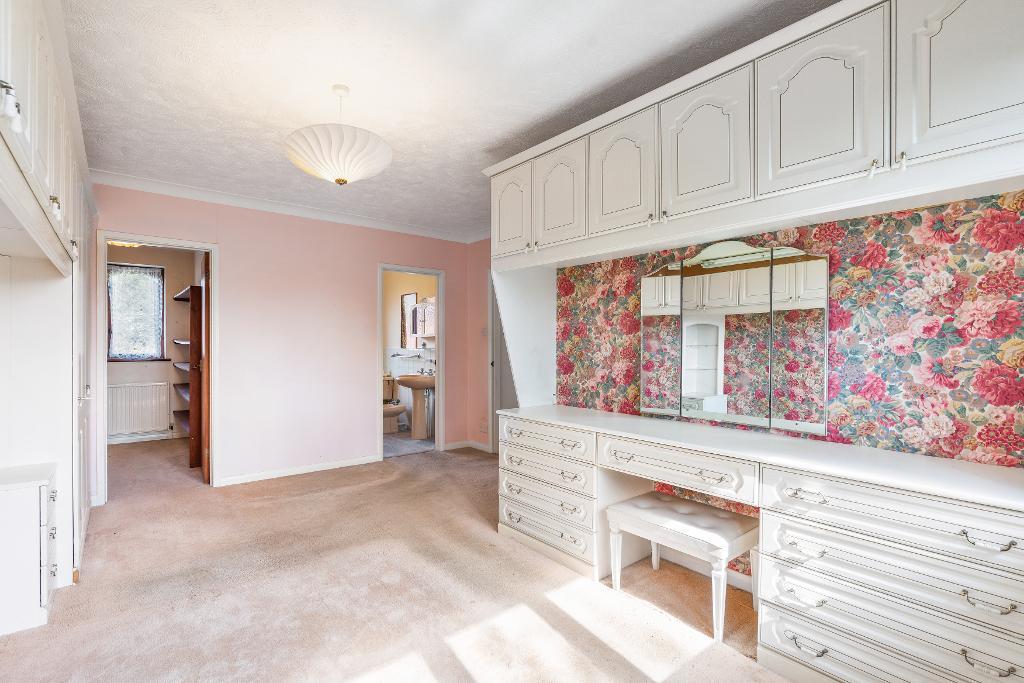 4 Bedroom House for Sale in Seaford, BN25 2HP