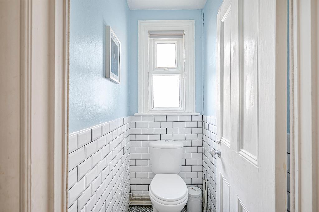 5 Bedroom House for Sale in Seaford, BN25 1RH