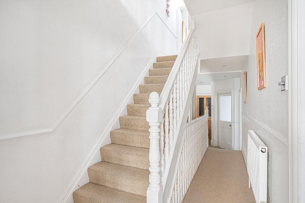 5 Bedroom House for Sale in Seaford, BN25 1RH