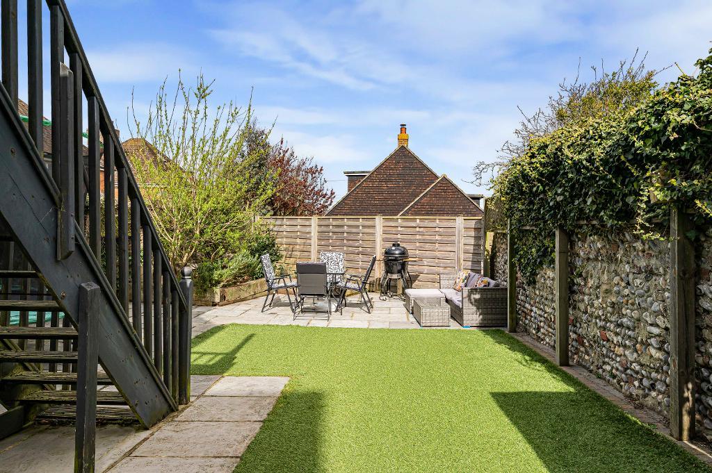 5 Bedroom House for Sale in Seaford, BN25 1RH