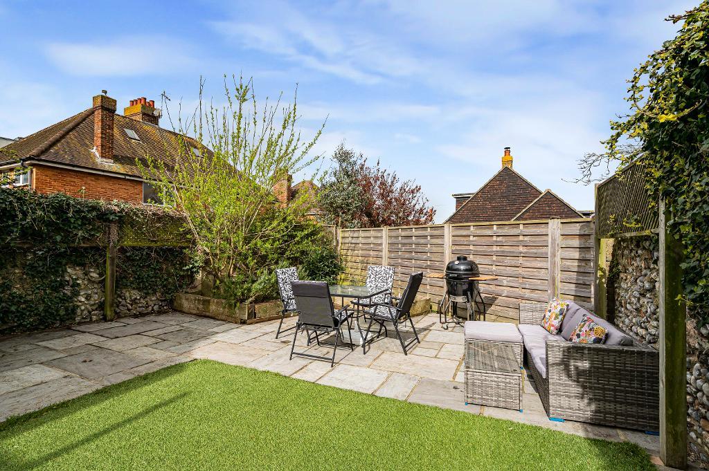 5 Bedroom House for Sale in Seaford, BN25 1RH