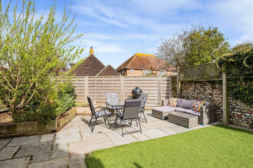 5 Bedroom House for Sale in Seaford, BN25 1RH