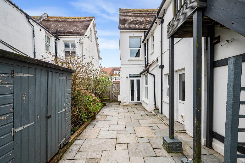 5 Bedroom House for Sale in Seaford, BN25 1RH