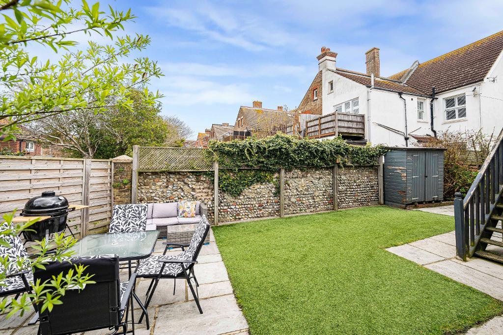 5 Bedroom House for Sale in Seaford, BN25 1RH