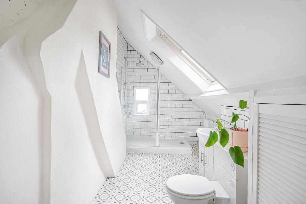 5 Bedroom House for Sale in Seaford, BN25 1RH