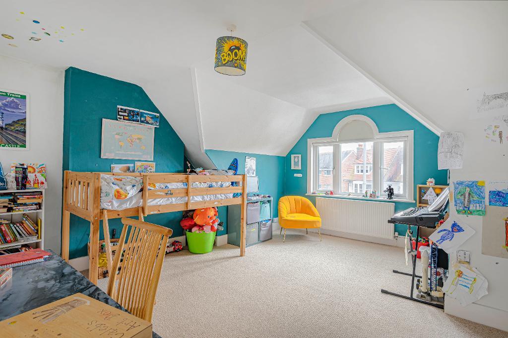 5 Bedroom House for Sale in Seaford, BN25 1RH