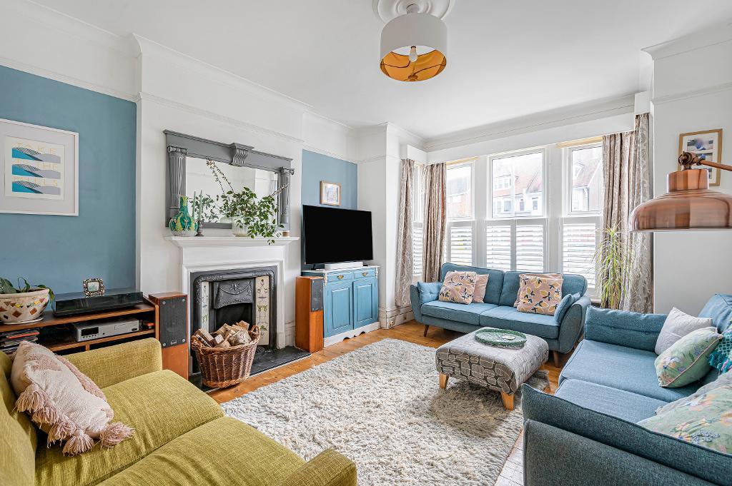 5 Bedroom House for Sale in Seaford, BN25 1RH