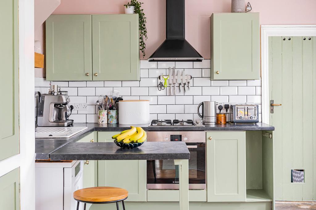 5 Bedroom House for Sale in Seaford, BN25 1RH