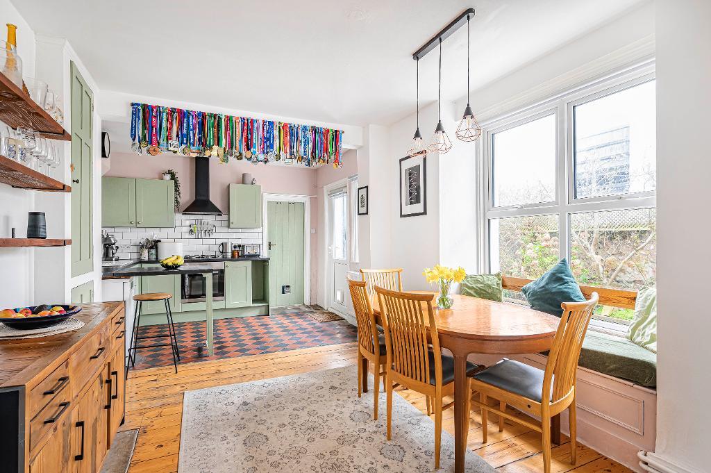 5 Bedroom House for Sale in Seaford, BN25 1RH