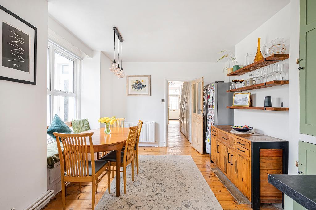 5 Bedroom House for Sale in Seaford, BN25 1RH