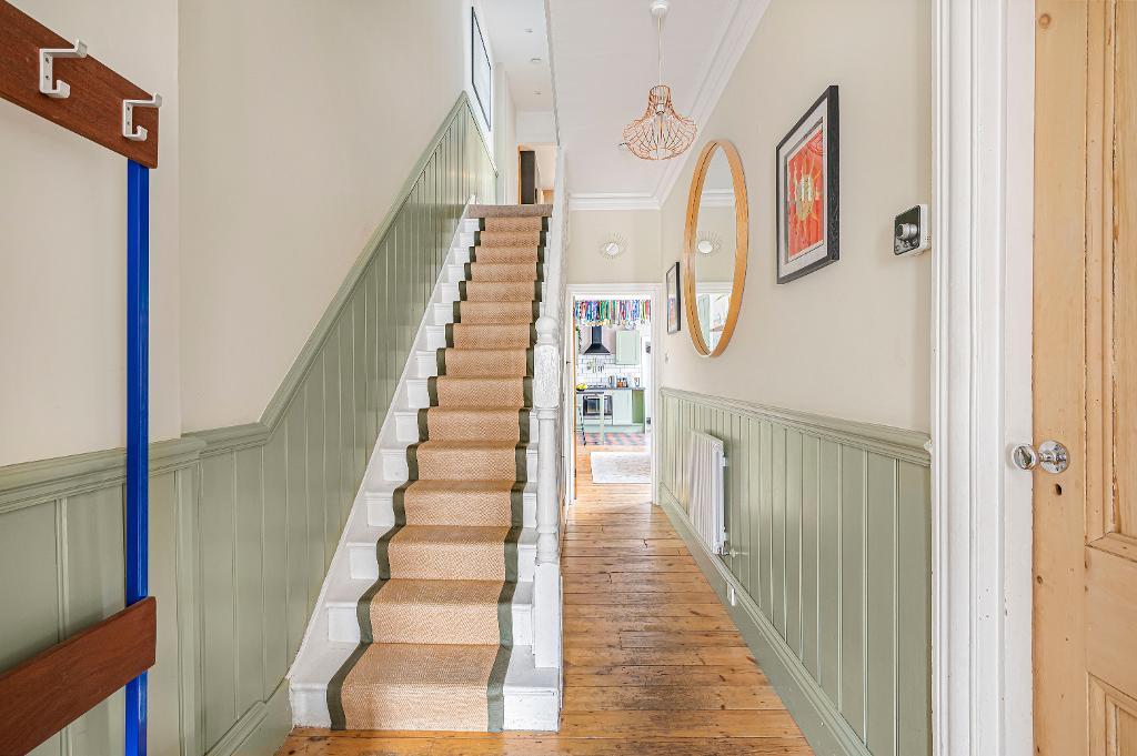 5 Bedroom House for Sale in Seaford, BN25 1RH