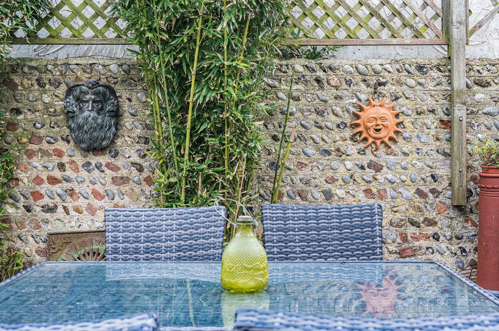 3 Bedroom House for Sale in Seaford, BN25 2AB