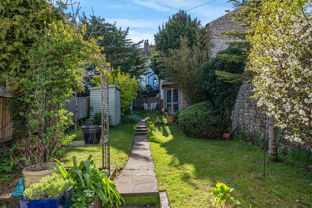 3 Bedroom House for Sale in Seaford, BN25 2AB