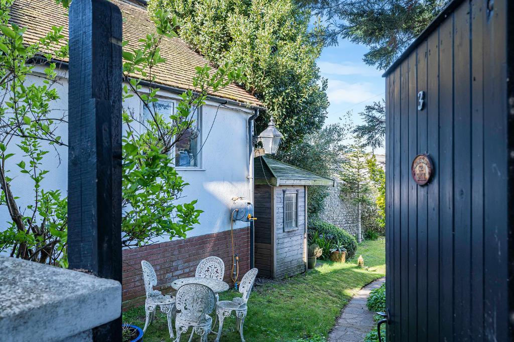 3 Bedroom House for Sale in Seaford, BN25 2AB