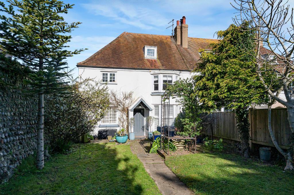 3 Bedroom House for Sale in Seaford, BN25 2AB