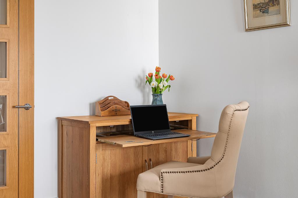 1 Bedroom Retirement flat for Sale in Seaford, BN25 1FF