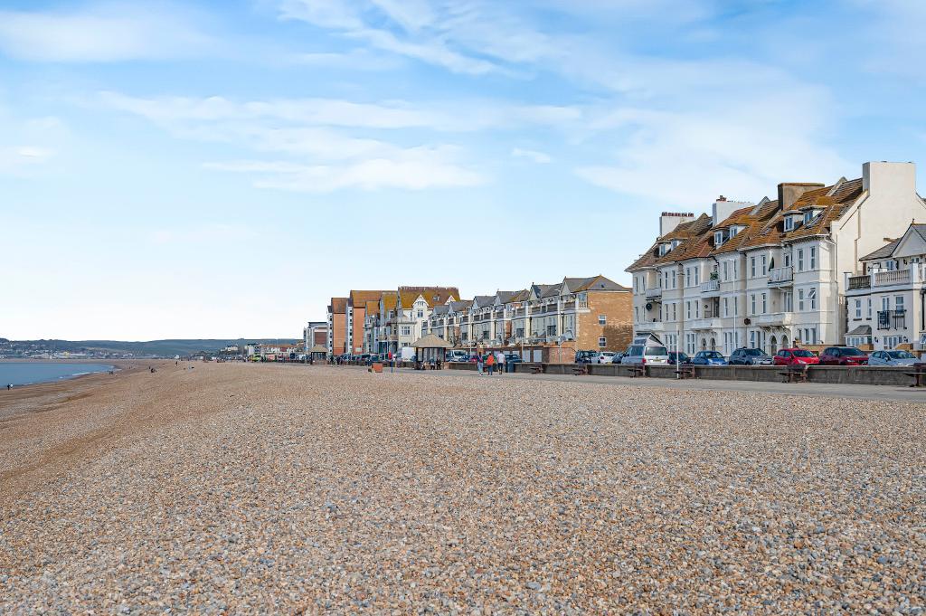 2 Bedroom Flat for Sale in Seaford, BN25 1JJ