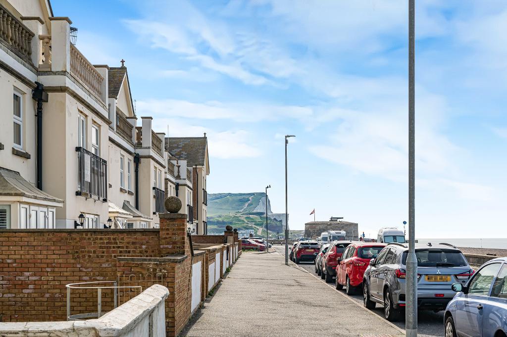 2 Bedroom Flat for Sale in Seaford, BN25 1JJ