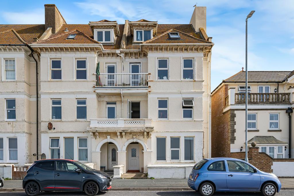 2 Bedroom Flat for Sale in Seaford, BN25 1JJ